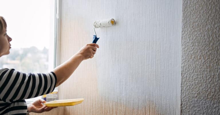 Behang overschilderen