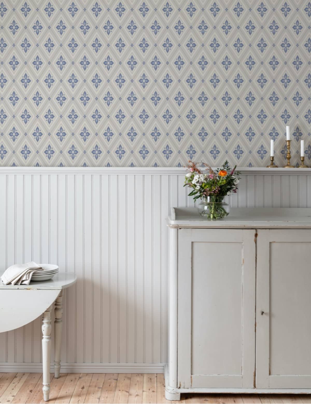 692 02 Astrid bla  stor bild 1200×1554.product popup